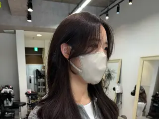 ミディアム カラー レイヤー/顔まわり カット/地毛風カラーのヘアスタイル