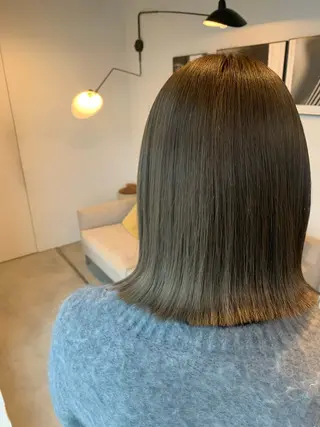 ミディアム カラー ベージュ/ダブルカラ ー/新潟駅/青柳萌果のヘアスタイル