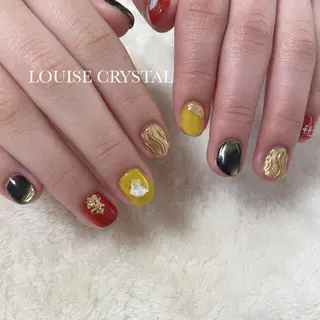 ネイル LOUISE CRYSTALのネイルデザイン