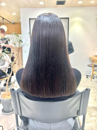 ミディアム Oasisgarden所属・レイヤー/ブリーチ MOMOのヘアスタイル