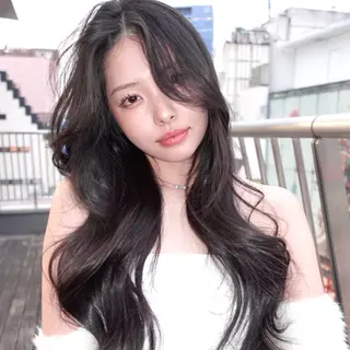 ロング カラー レイヤーカット ダブルカラーのヘアスタイル