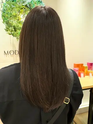 カラー ニワ サクラコのヘアスタイル