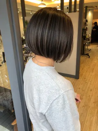 ショート カラー レイヤーブリーチ特化 ホワイト専門/岸のヘアスタイル