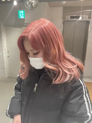 セミロング カラー 艶ハイトーン👑♡ NATSUKIのヘアスタイル