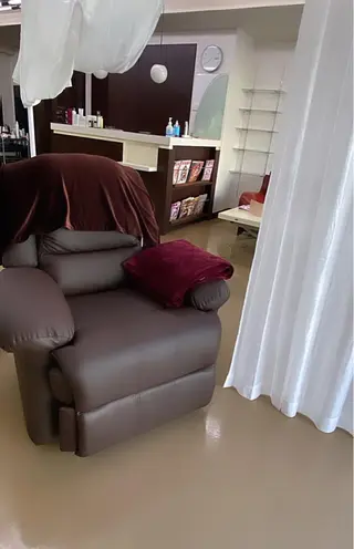 ヘアーサロンジル＆イデアル所属・FUJII KURUMIのマツエク・マツパデザイン