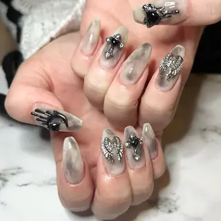 ネイル she nail studio所属・パラジェル/スカルプ salonOerbaのネイルデザイン