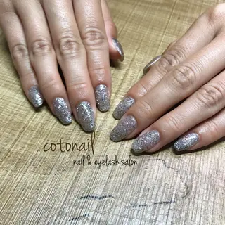 ミディアム ネイル ツメトマツゲ .のネイルデザイン