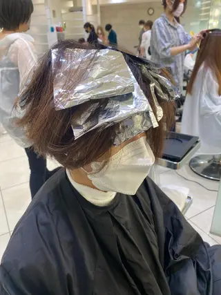 ショート カラー 細めハイライト🩶 ボブ/レイヤーカットのヘアスタイル