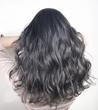 セミロング カラー _WHITE+ 南海難波店のヘアスタイル