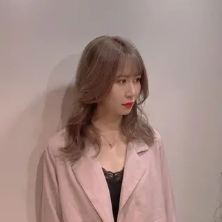 ミディアム La paix所属・パーソナルカラー lapiax阿部のヘアスタイル