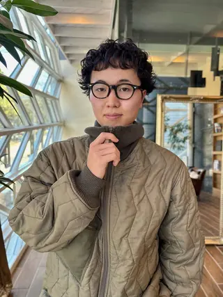 パーマ メンズ ハイトーン/デザイン カラー/るいのヘアスタイル