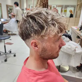 ショート カラー 中村 和貴のヘアスタイル