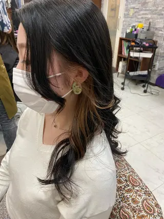 セミロング 土屋朱理/ ハイトーンカラーのヘアスタイル