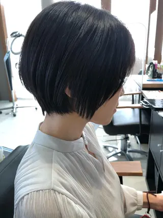 ショート カラー ディレクター ノナカのヘアスタイル