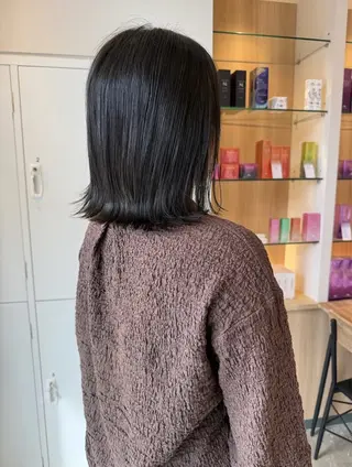 ミディアム カラー 井崎 史帆のヘアスタイル