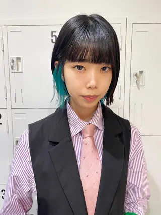 カラー ウルフ/似合わせ レイヤー/RIHOのヘアスタイル