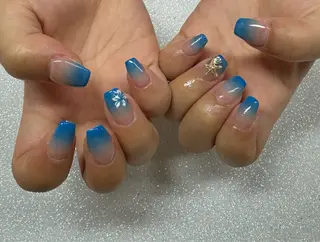 ネイル VIERU 🌈🎀💖のネイルデザイン