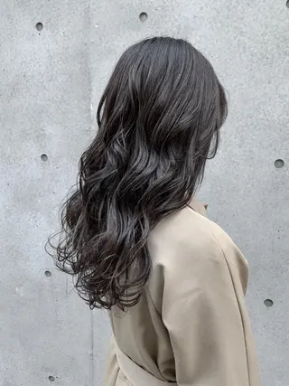 ロング カラー 平 ちひろのヘアスタイル