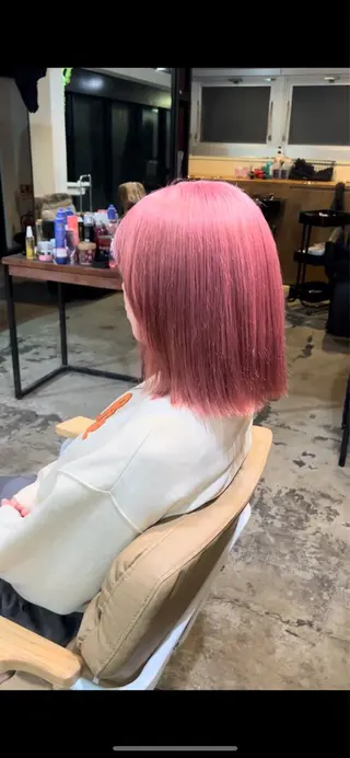 ミディアム レイヤー/ハイトーン カラー/SHISEIのヘアスタイル