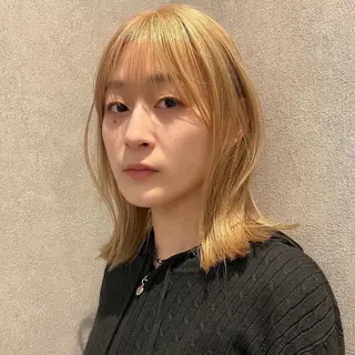 ミディアム カラー レイヤー 東実桜のヘアスタイル