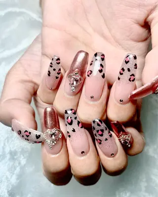 ネイル Hi Beauty 渋谷(ネイル、ハイパーナイフ6、脂肪れいきゃく、マッサージ&エステサロン)所属・Hi beauty 渋谷のネイルデザイン