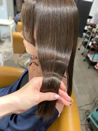 セミロング パーマ 韓国風レイヤーカット 💎髪質改善"yuiのヘアスタイル