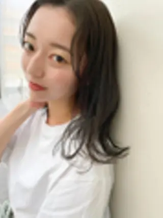 ミディアム SiLO 【シロ】のヘアスタイル