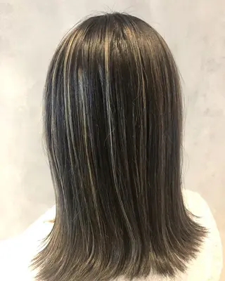 セミロング カラー 長谷川 沙紀のヘアスタイル