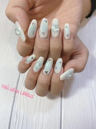 ネイル Lakkus T－CHIのネイルデザイン