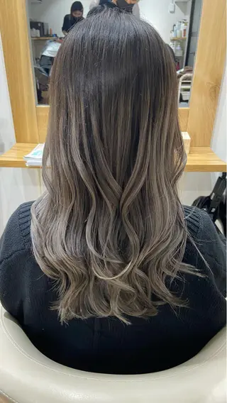 セミロング カラー hair studio Zen所属・Kensho 京都駅 ケアブリーチのヘアスタイル