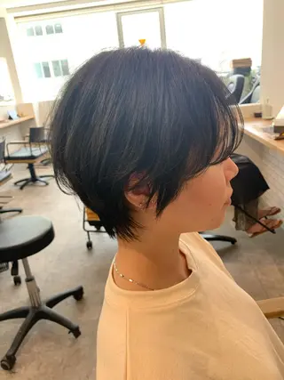 ショート ヨシミ カズヤのヘアスタイル