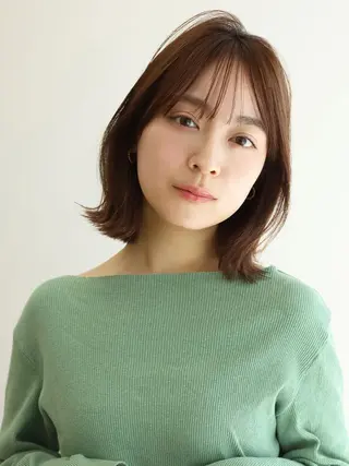ミディアム カラー 鈴木 空音のヘアスタイル