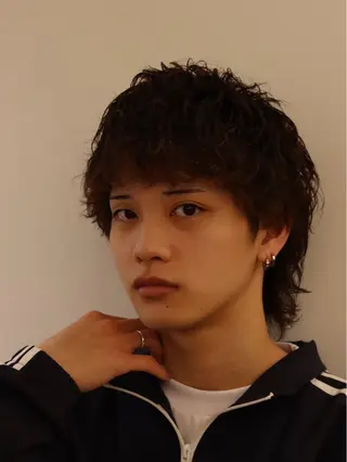 ミディアム パーマ メンズ メンズカット✂️ スキンフェード伊藤陸のヘアスタイル