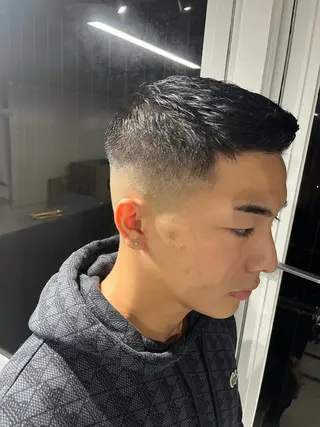 メンズ YUJIN 似合わせメンズカットのヘアスタイル