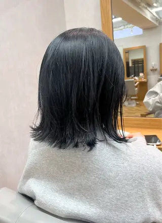 ミディアム カラー 阿久津真衣 似合わせカットのヘアスタイル