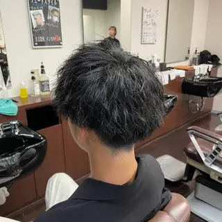 ショート パーマ メンズ 坪田 龍樹のヘアスタイル