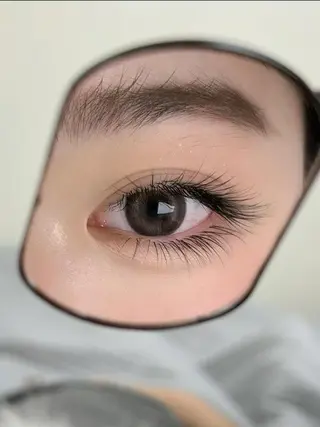 もも🍑LEDマツエ クボリュームラッシュのマツエク・マツパデザイン