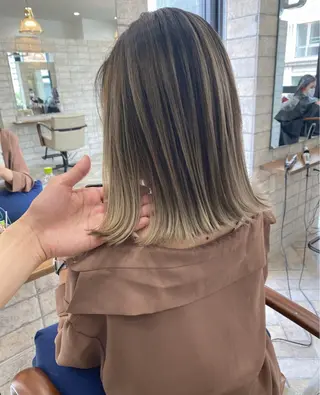 ミディアム カラー パーマ ヘアアレンジ メンズ キッズ ネイル マツエク・マツパ ハイライト、レイヤー カット/西梅田/中西のヘアスタイル