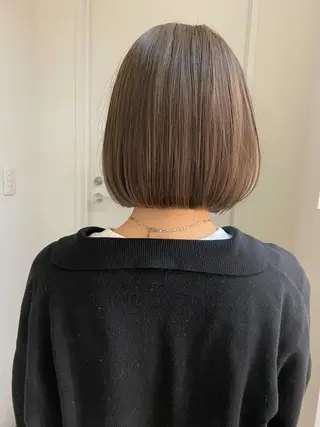 ミディアム カラー 岡本康平/ボブ /ブリーチ/レイヤーのヘアスタイル