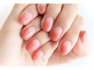 ネイル クレアラルーチェ市役所前店所属・村上 裕香のネイルデザイン