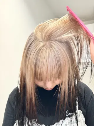 ミディアム ✨ブリーチ/顔周り レイヤー¦YUKA✨のヘアスタイル