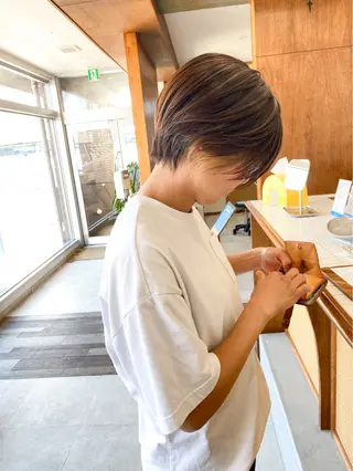 ショート it.所属・it. Arisaのヘアスタイル