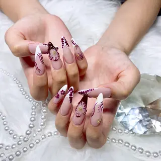 ネイル Vesper所属・ayaka ギャルネイル🎀のネイルデザイン