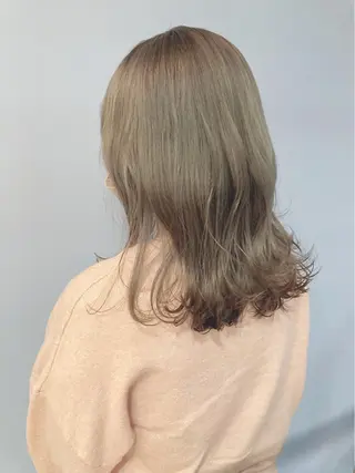 セミロング カラー 宮原 佳苗のヘアスタイル