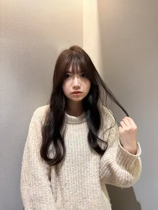 ロング カラー 髪質改善カラー ベージュ🤎YUMEのヘアスタイル