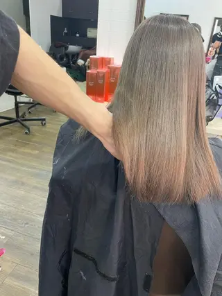 ミディアム カラー ヒカ/外国人風 デザインカラーのヘアスタイル