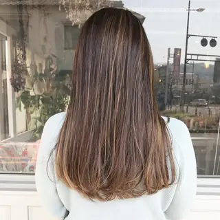 ロング カラー ヘアアレンジ Mariana/ 鶴原-ハイライトのヘアスタイル