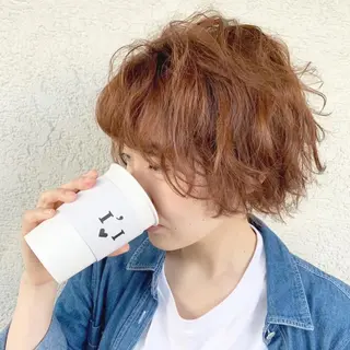 ショート パーマ アブアイ所属・艶髪・酸性ストレート フリツのヘアスタイル