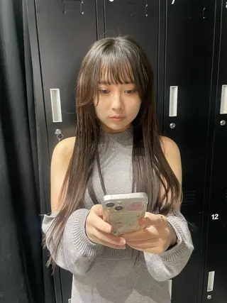 セミロング ケアブリーチ/ エクステ/レイヤーのヘアスタイル