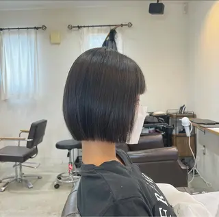 ショート 切りっぱなしボブ 👩🏼ミニボブのヘアスタイル
